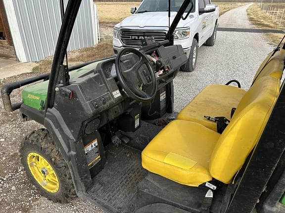 Image of John Deere XUV 835M Primary image