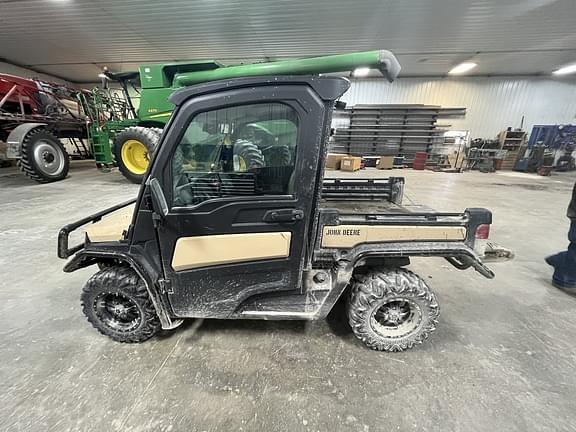 Image of John Deere XUV 835M Honor Edition equipment image 1