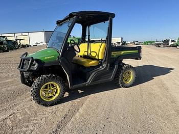 2022 John Deere XUV 835M Equipment Image0