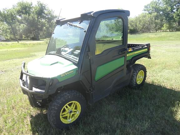 Image of John Deere XUV 835M equipment image 1