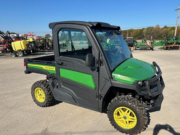 Image of John Deere XUV 835M Primary image