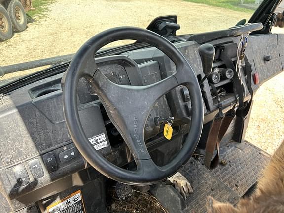 Image of John Deere XUV 835M equipment image 4