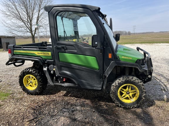 2022 John Deere XUV 835M Equipment Image0