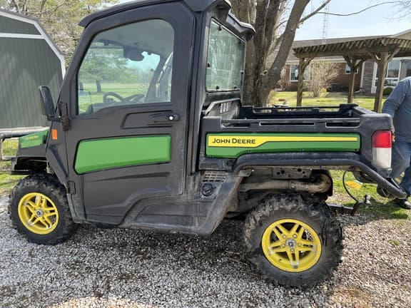Image of John Deere XUV 835M equipment image 1