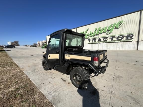 Image of John Deere XUV 835M equipment image 4