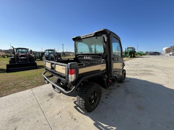 Image of John Deere XUV 835M equipment image 2