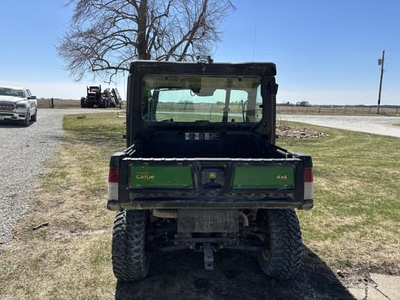 Image of John Deere XUV 835M equipment image 3