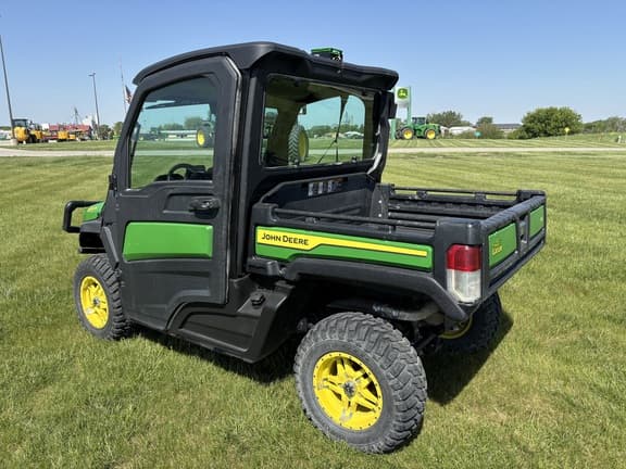 Image of John Deere XUV 835M equipment image 2