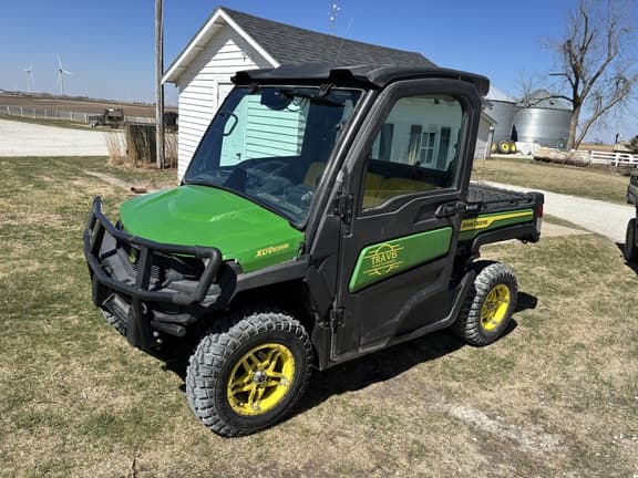Image of John Deere XUV 835M Primary image