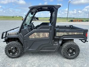 2022 John Deere XUV 835M Image