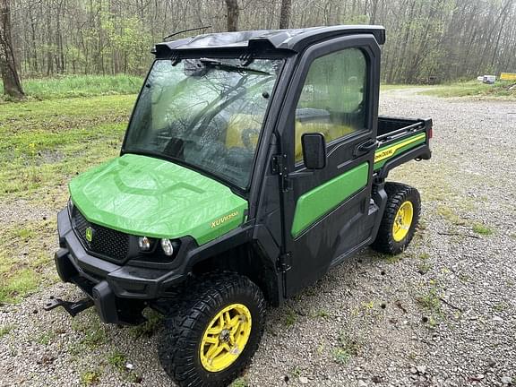 Image of John Deere XUV 835M equipment image 2