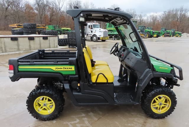 Image of John Deere XUV 835M equipment image 3