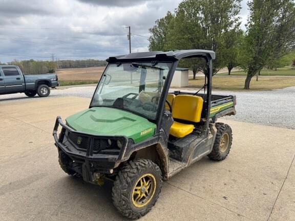 Image of John Deere XUV 835M equipment image 1