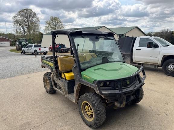 Image of John Deere XUV 835M equipment image 2