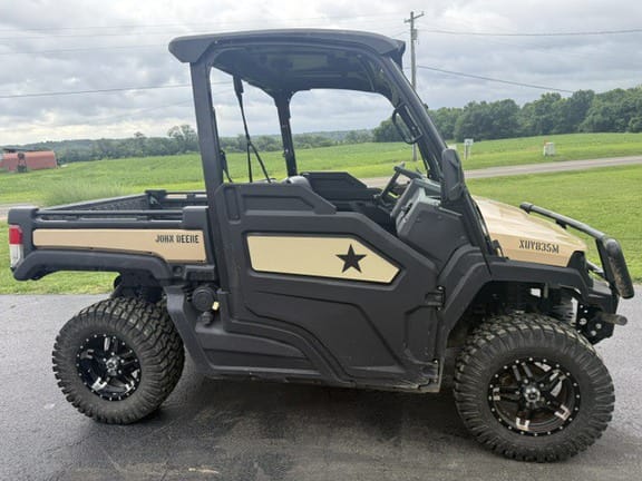 2022 John Deere XUV 835M Honor Edition Equipment Image0