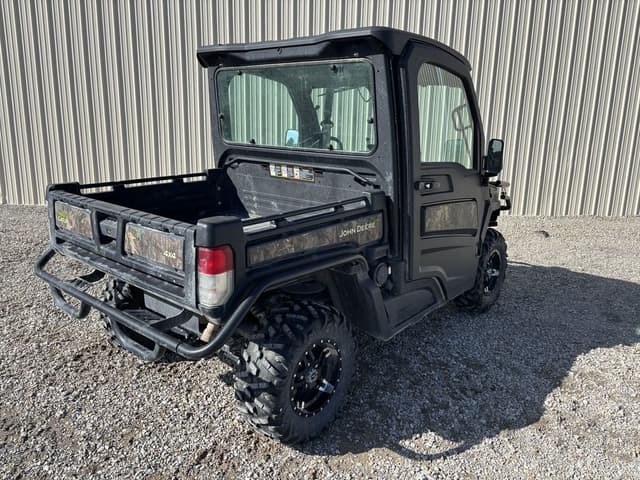 Image of John Deere XUV 835M equipment image 2