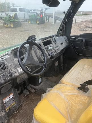 Image of John Deere XUV 835M equipment image 4