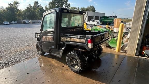 Image of John Deere XUV 835M equipment image 2
