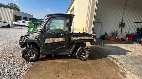 Image of John Deere XUV 835M Primary image