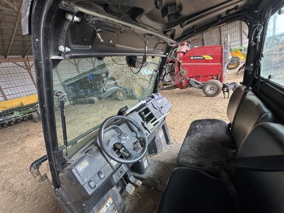 Image of John Deere XUV 835M equipment image 3