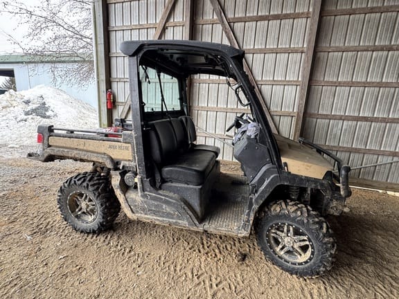 2022 John Deere XUV 835M Equipment Image0