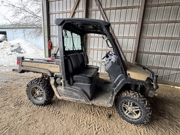 Image of John Deere XUV 835M Primary image