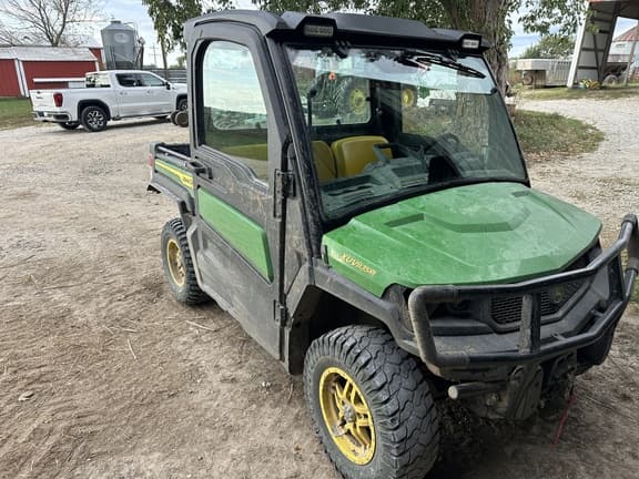 Image of John Deere XUV 835M equipment image 2