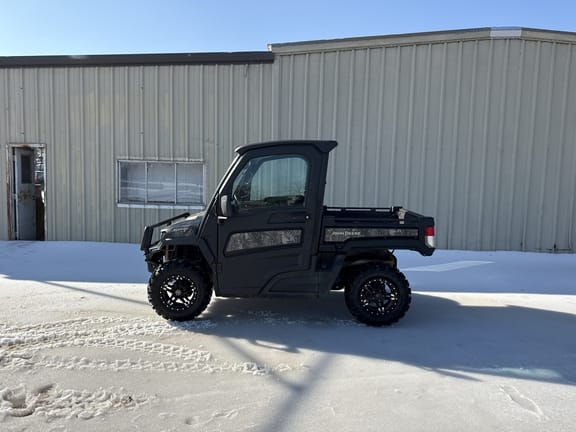 2022 John Deere XUV 835M Equipment Image0