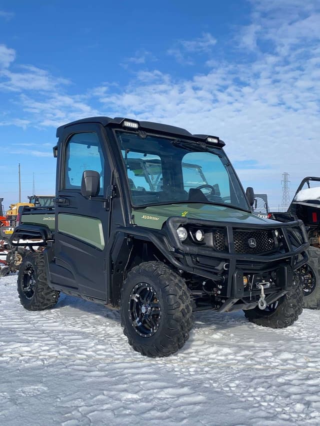 Image of John Deere XUV 835M equipment image 1