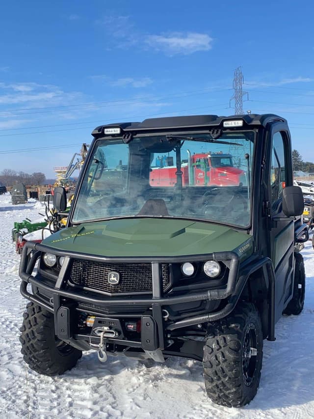 Image of John Deere XUV 835M equipment image 3