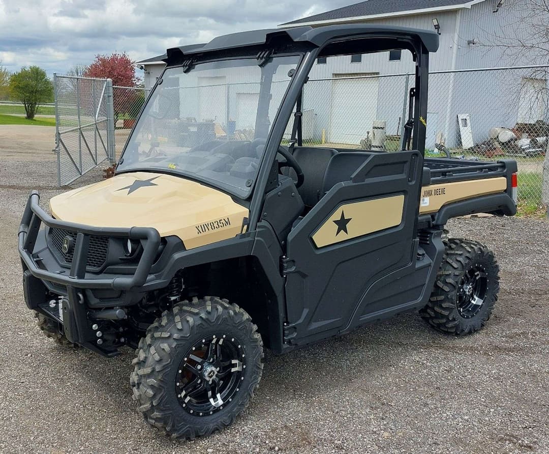 Image of John Deere XUV 835M Primary image