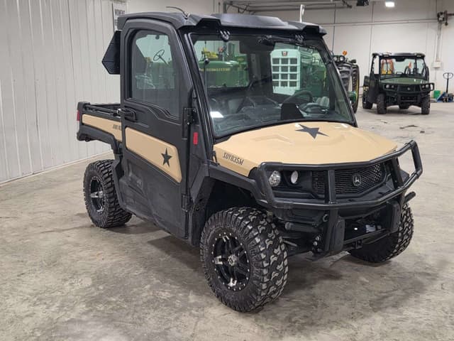 Image of John Deere XUV 835M equipment image 2