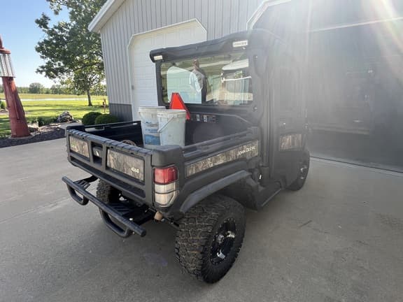 Image of John Deere XUV 835R equipment image 4