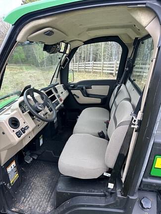 Image of John Deere XUV 835R equipment image 4