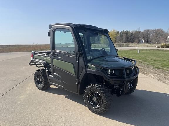 Image of John Deere XUV 835R equipment image 2