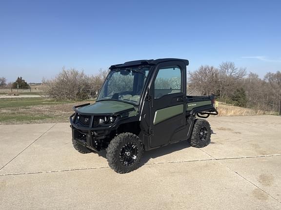 Image of John Deere XUV 835R Primary image