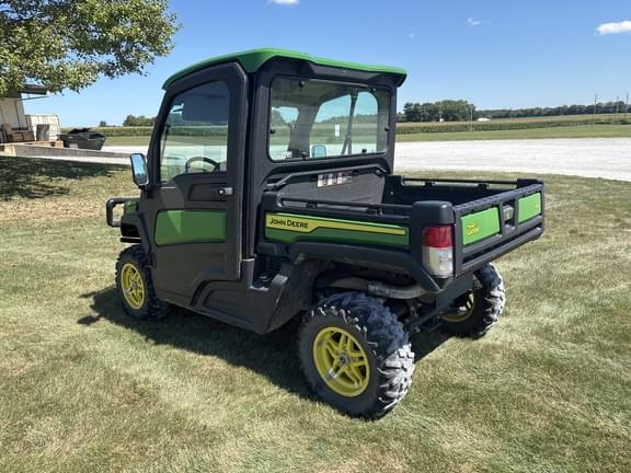 Image of John Deere XUV 835R equipment image 2