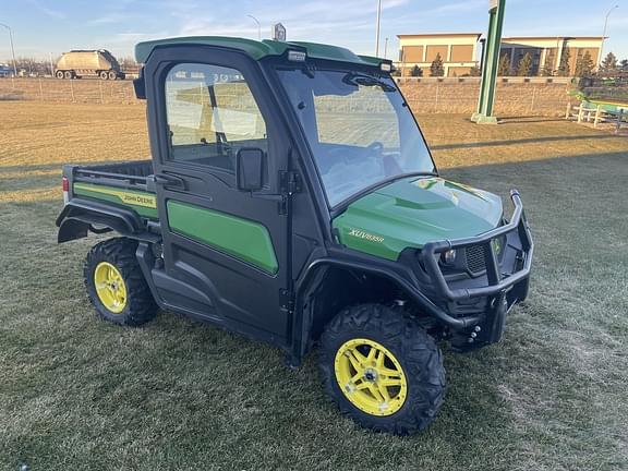 Image of John Deere XUV 835R equipment image 1