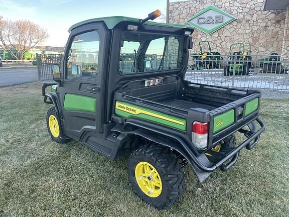 Image of John Deere XUV 835R equipment image 2