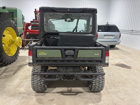 Image of John Deere XUV 835R equipment image 1