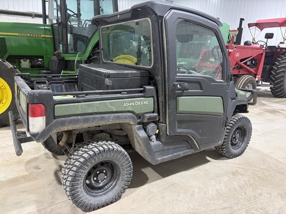 Image of John Deere XUV 835R equipment image 2