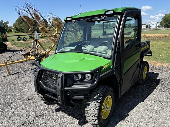 Image of John Deere XUV 835R equipment image 2