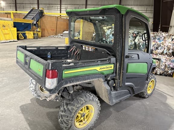 Image of John Deere XUV 835R equipment image 3