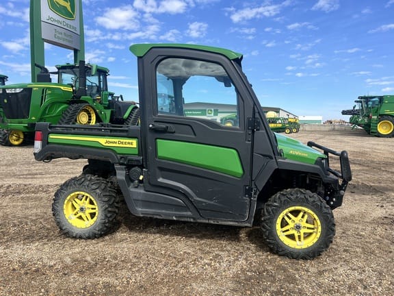 2022 John Deere XUV 835R Equipment Image0