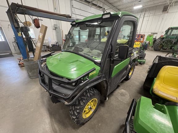 Image of John Deere XUV 835R Primary image