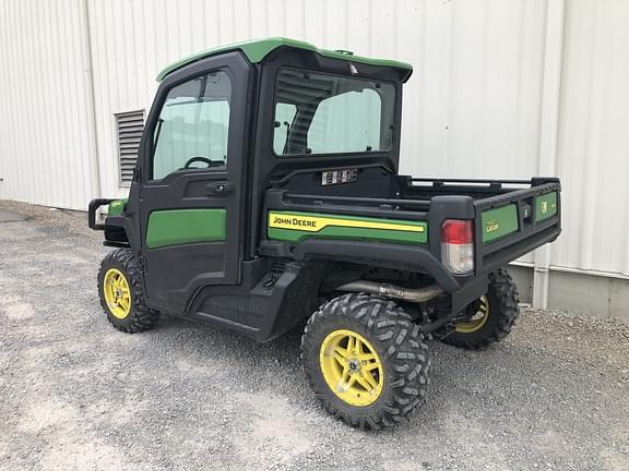 Image of John Deere XUV 835R equipment image 3