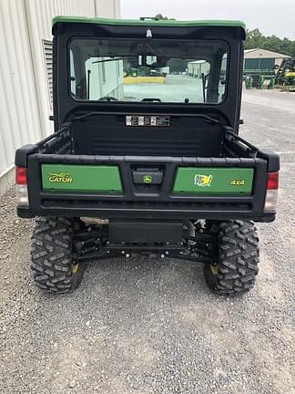 Image of John Deere XUV 835R equipment image 4