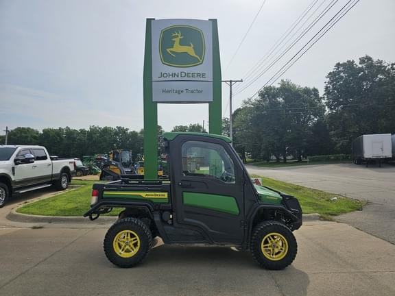 Image of John Deere XUV 835R equipment image 1