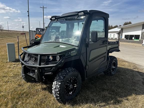 Image of John Deere XUV 835R equipment image 1