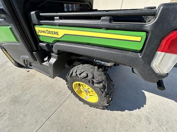 Image of John Deere XUV 835R equipment image 3